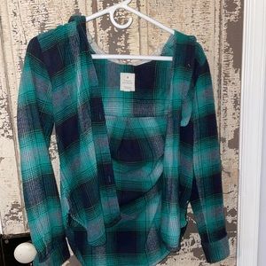 2 American Eagle Vintage Boyfriend plaid pullovers Green: XXS Blue and Green: XS